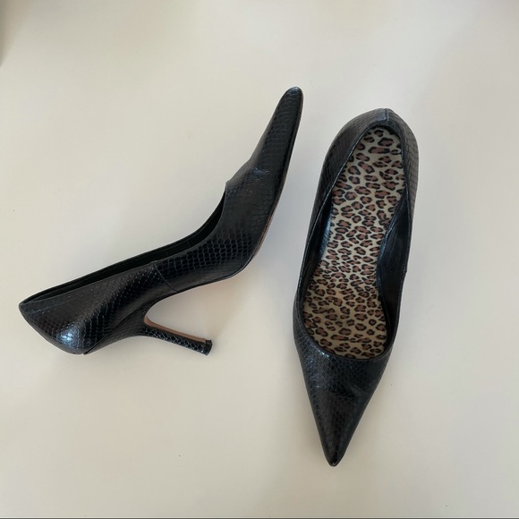 Kenneth Cole Snake Leather Heels Size 7 - Picture 3 of 3